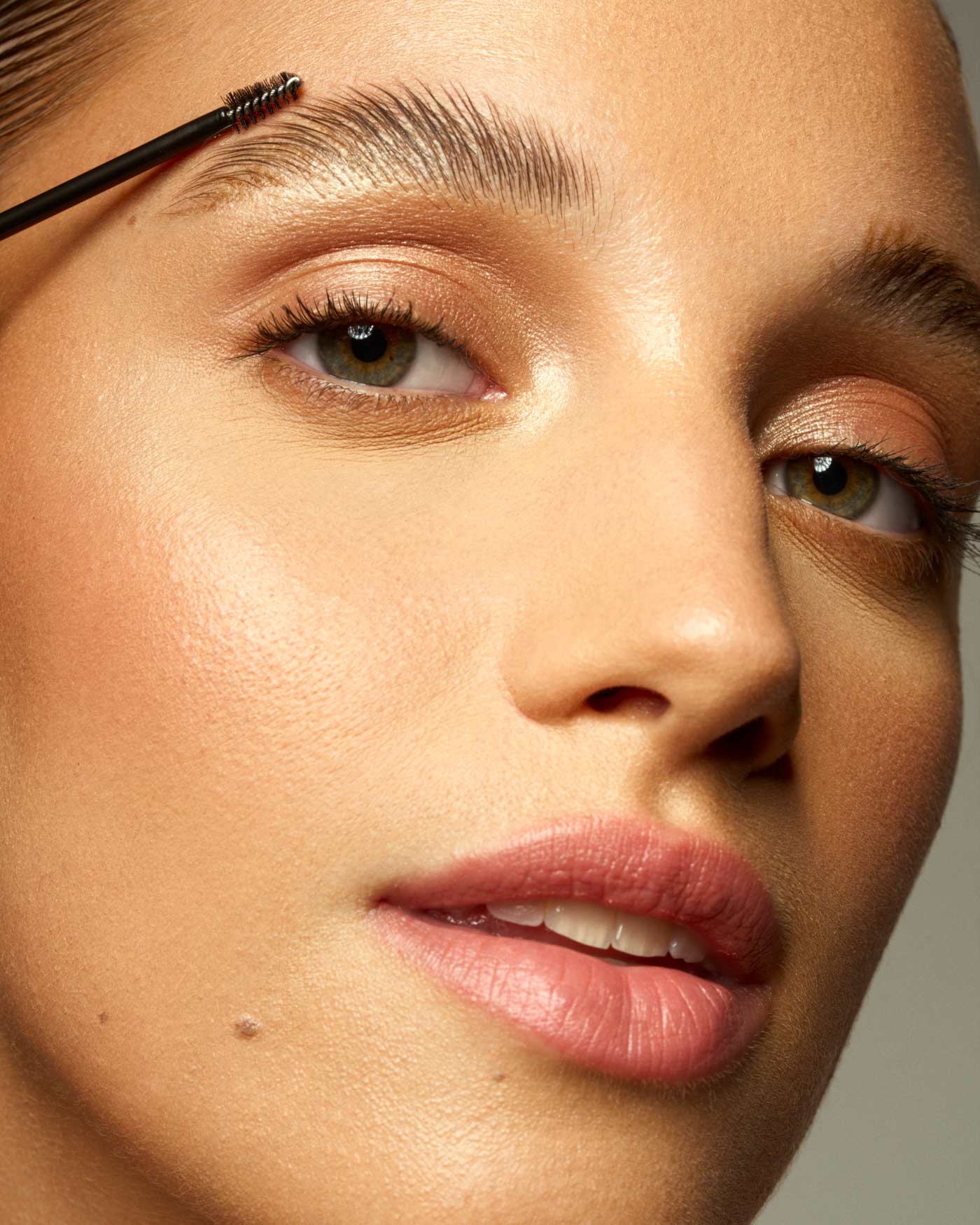 ASTRA GEISHA BROWS TINTED FIXING MASCARA